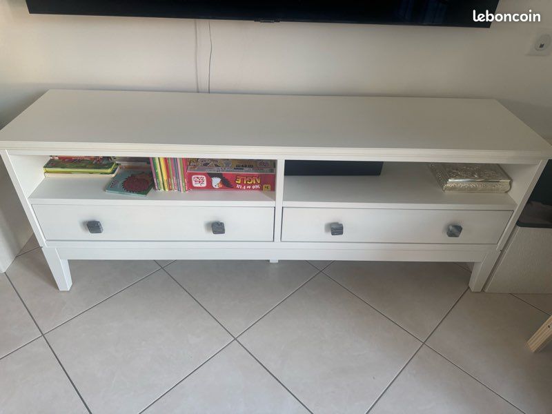 How a DIYer Elevated IKEA IDANÄS Cabinets to Chic Built-ins