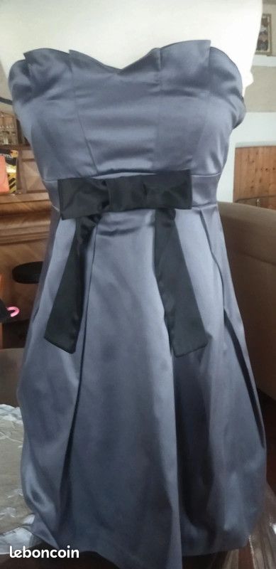 Robe bustier Naf Naf taille 34 grise satiné Vêtements