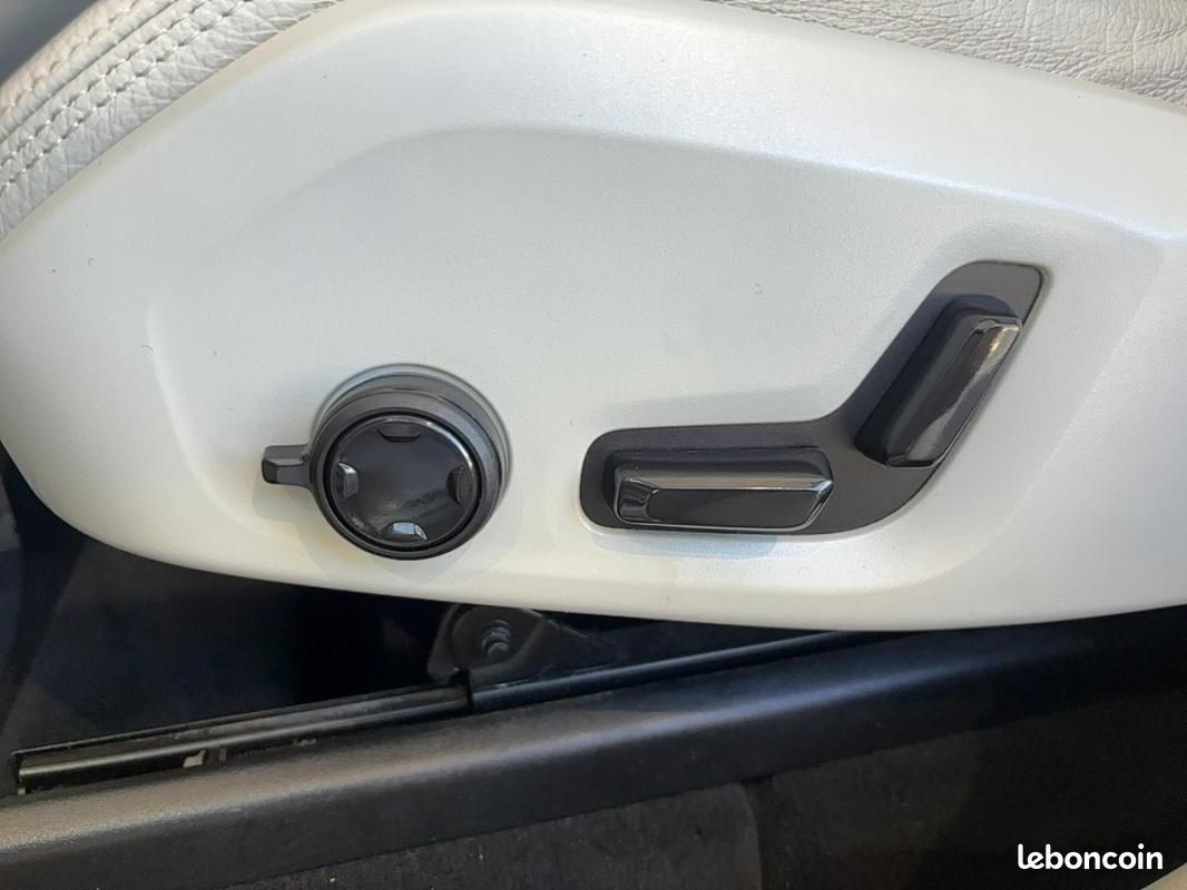 Volvo XC60 T8 TWIN ENGINE 303 CH + 87 GEARTRONIC 8 INSCRIPTION (image 16)