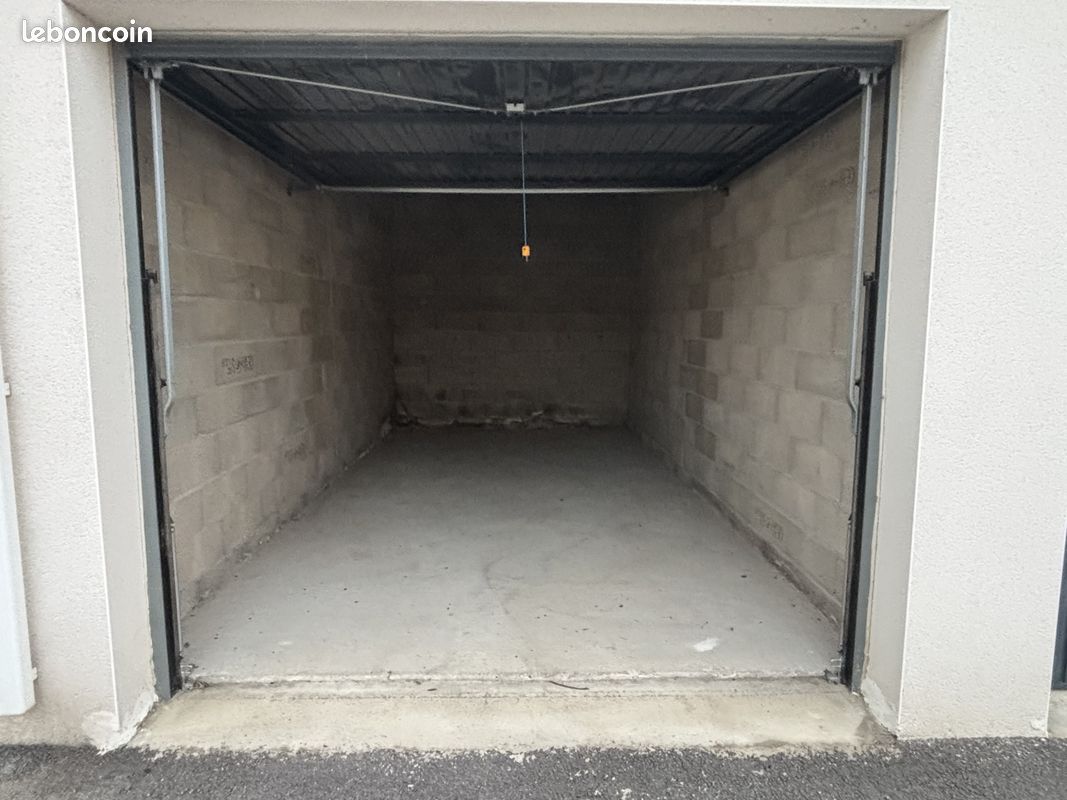 Parking 17 m² · à Perpignan · 17 m² · 100 €/mois