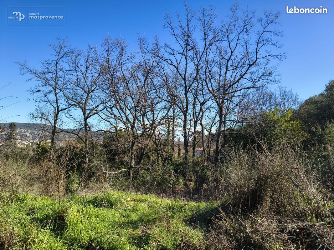 Terrain à bâtir de 916 m² à DRAGUIGNAN (83) · 119 000 €