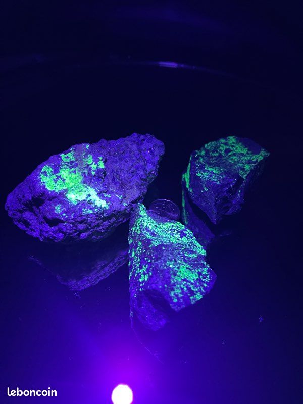 Autunite pierre uv (image 15)