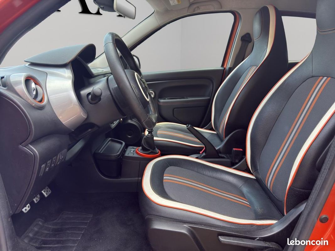 RENAULT TWINGO 0.9 TCe - 110 III BERLINE GT PHASE 1 (image 9)