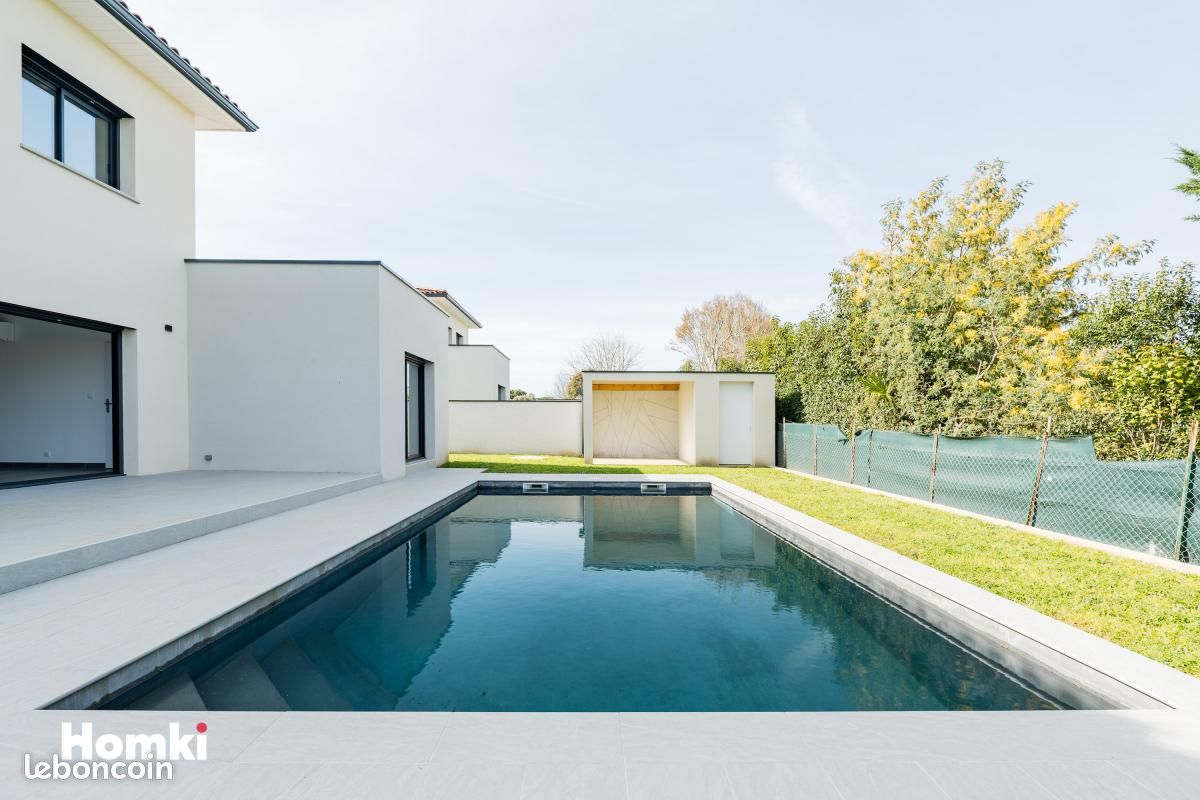 Maison 5 pièces 113 m² · à Saint-Hilaire · 113 m² · 379 900 €