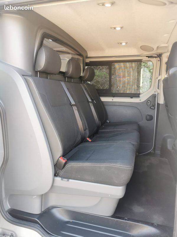 Renault trafic 1.6 dci 115 ch 6 places 122900 km seulement (idem nissan primastar , opel vivaro , fiat talento ...) (image 3)