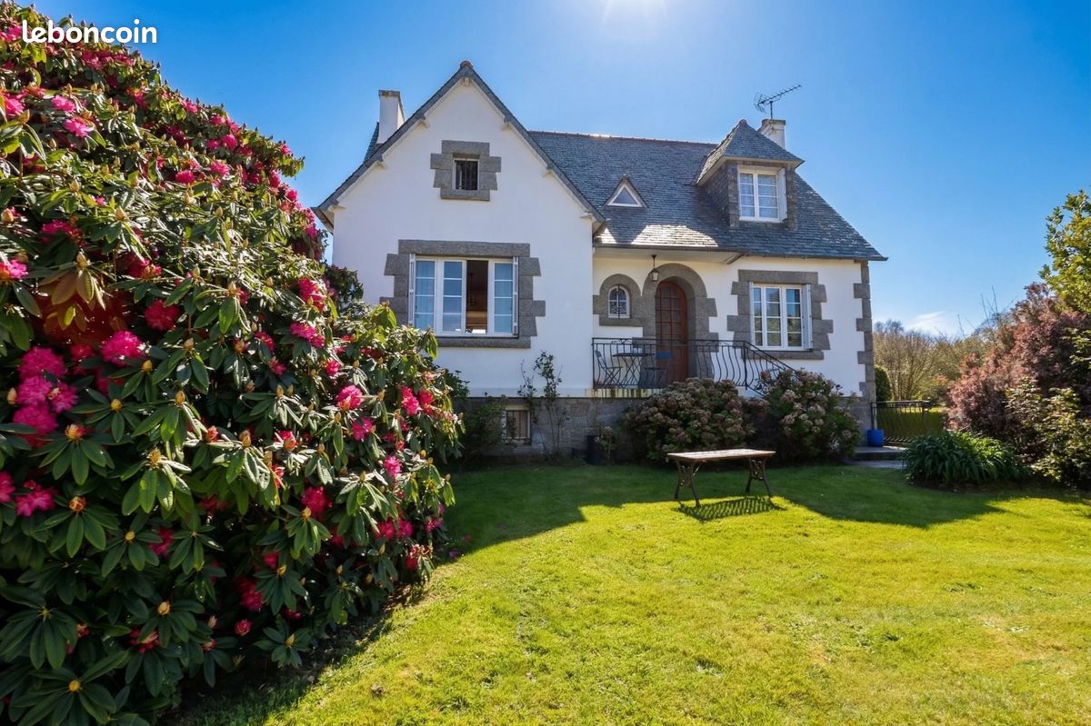 Maison 6 pièces 142 m² · à Collorec · 142 m² · 144 000 €