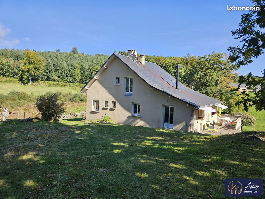 Maison 7 pièces 156 m² · à Bugeat · 156 m² · 199 000 €