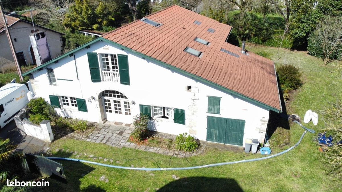 Maison 7 pièces 295 m² · à Bidache · 295 m² · 420 000 €