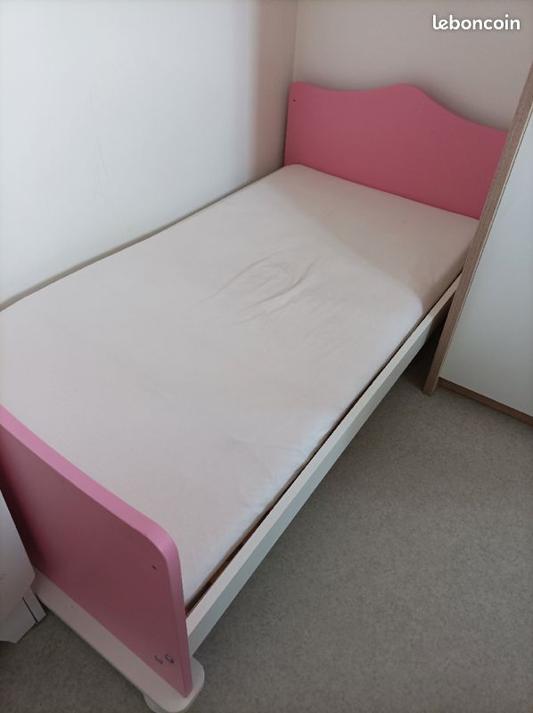 Lit bébé évolutif fille très bonne état (image 2)