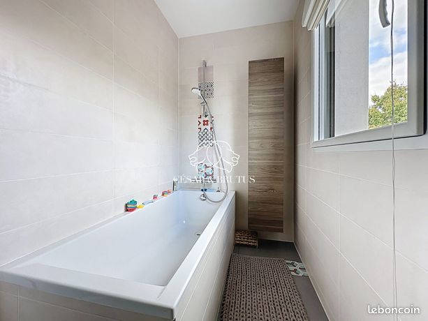Maison 5 pièces 180 m² — 17
