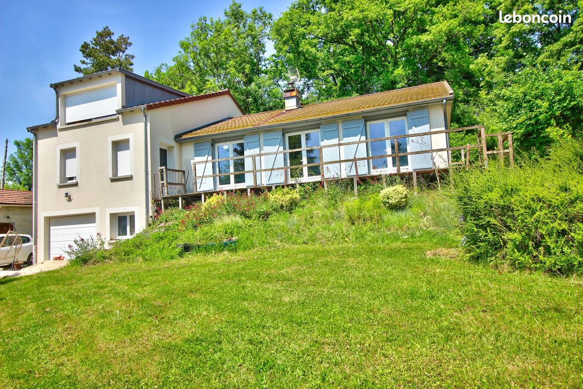 Maison 6 pièces 153 m² · à Montoillot · 153 m² · 240 000 €