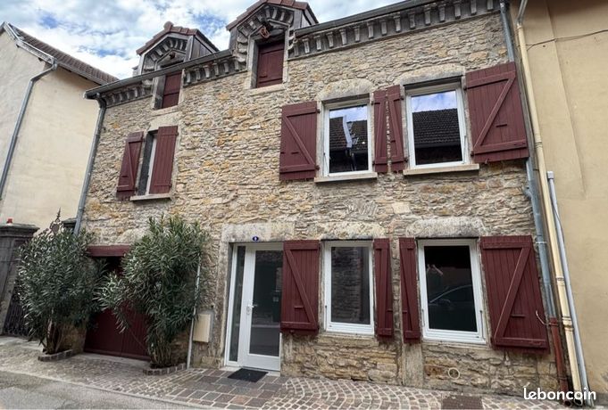 Maison de ville - 5 pièces - cour intérieure