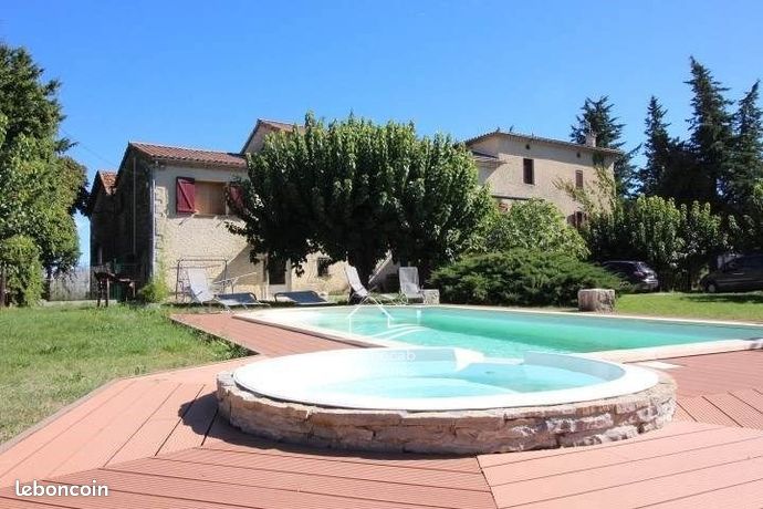 Mas 12 pièces 315 m²