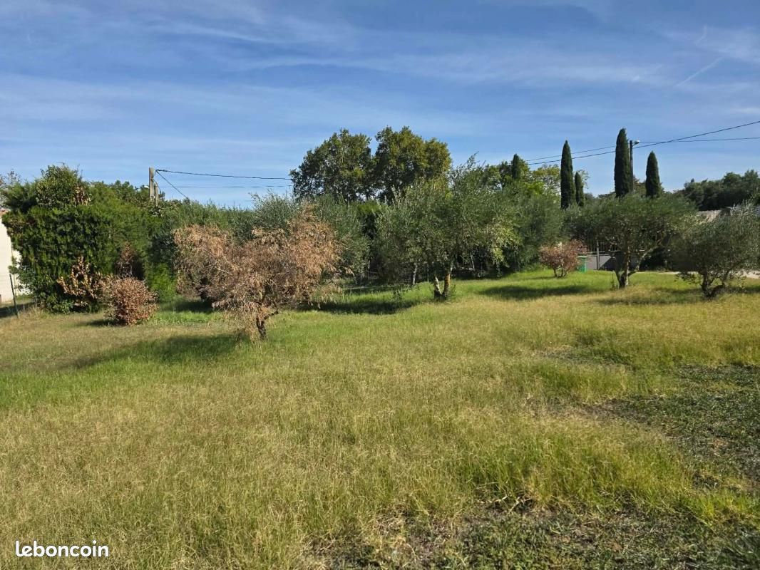 Terrain 400 m² Avignon · 98 000 €