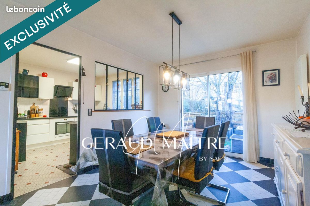 Maison 10 pièces 196 m² · à Roquefort-sur-Soulzon · 196 m² · 199 000 €
