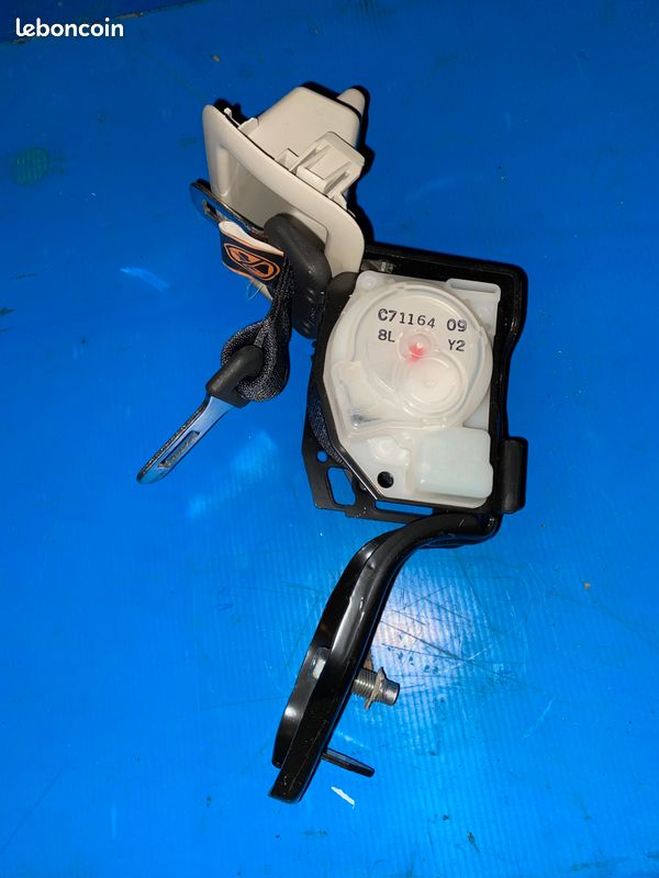 MAZDA CX 7 - Ceinture de sécurité centrale passager arrière (image 2)