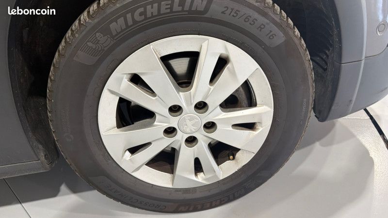 Peugeot RIFTER BLUEHDI 130CH S&S STANDARD GT LINE EAT8 (image 29)