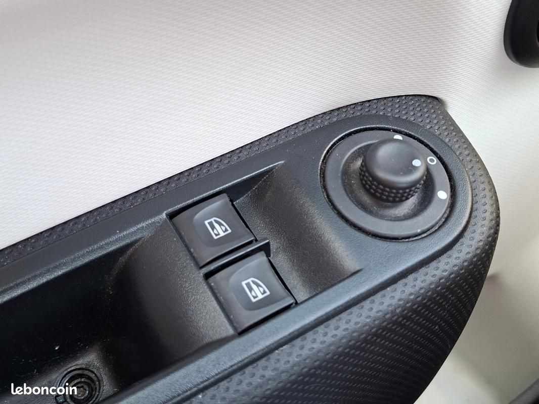 Renault Twingo III TCe 95 Zen (image 16)