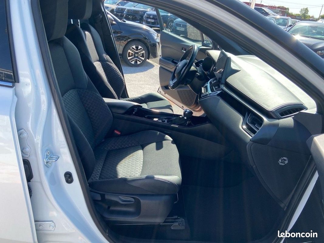 Toyota C-HR 2.0 HYBRID 184 EDITION ATTELAGE (image 19)