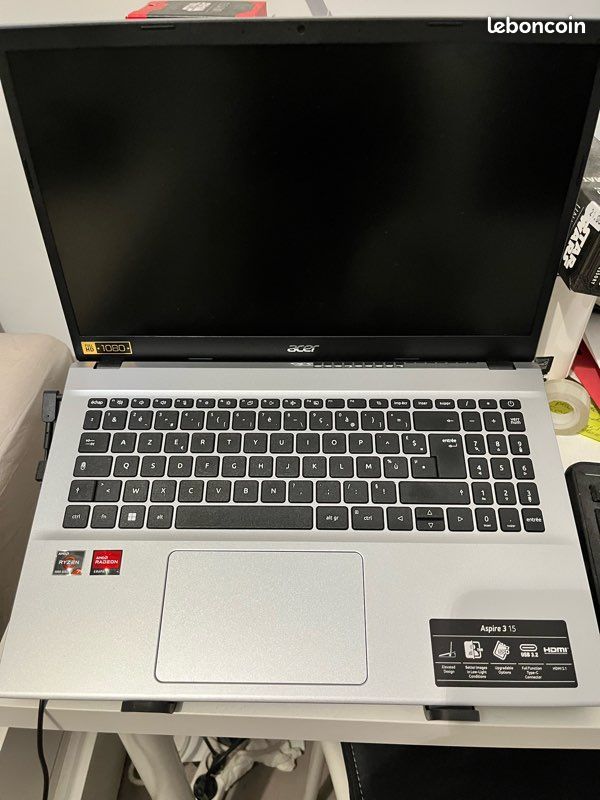Acer Aspire E5-573G-37A6, PC portable jaune 15 pouces Core i3 920M à 531