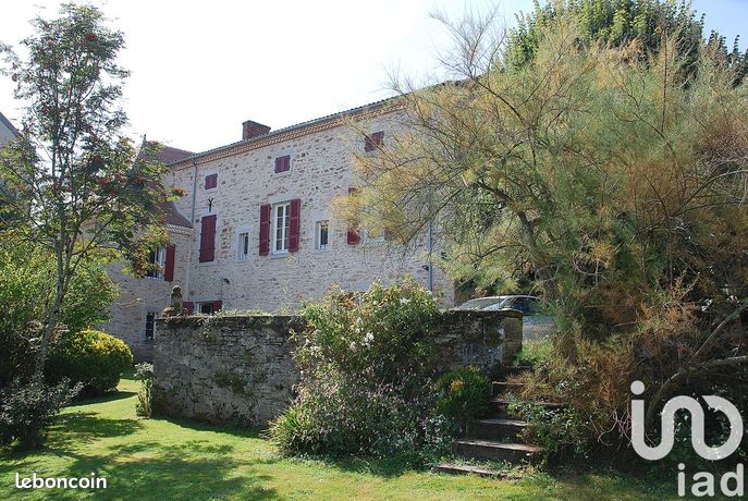 Maison 9 pièces 275 m²