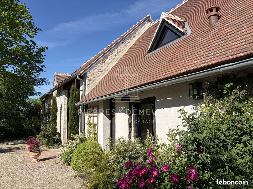 Maison 5 pièces 150 m² · à Ids-Saint-Roch · 150 m² · 296 800 €