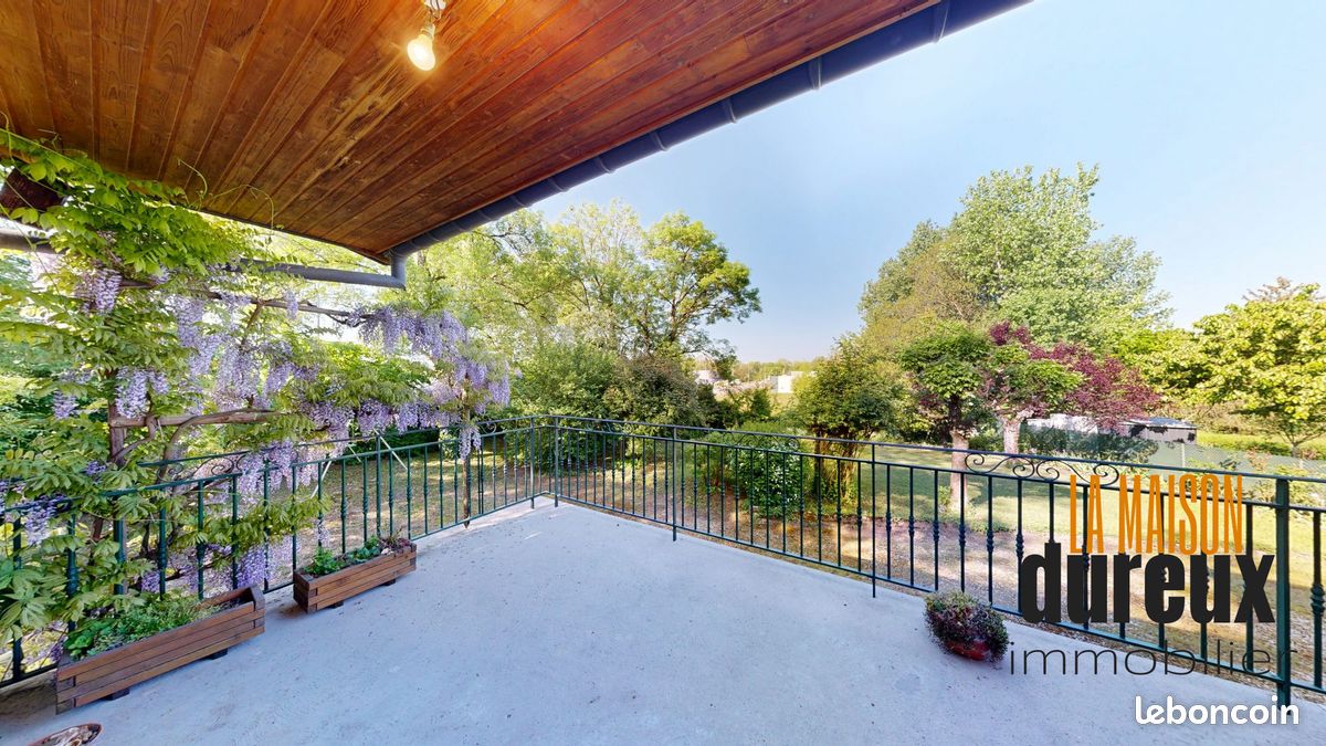 Maison 7 pièces 196 m² · à Arc-lès-Gray · 196 m² · 130 000 €