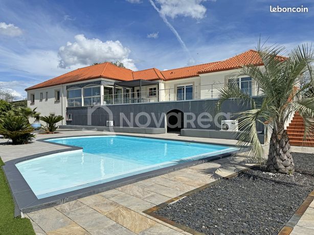 Villa 8 pièces 280 m²