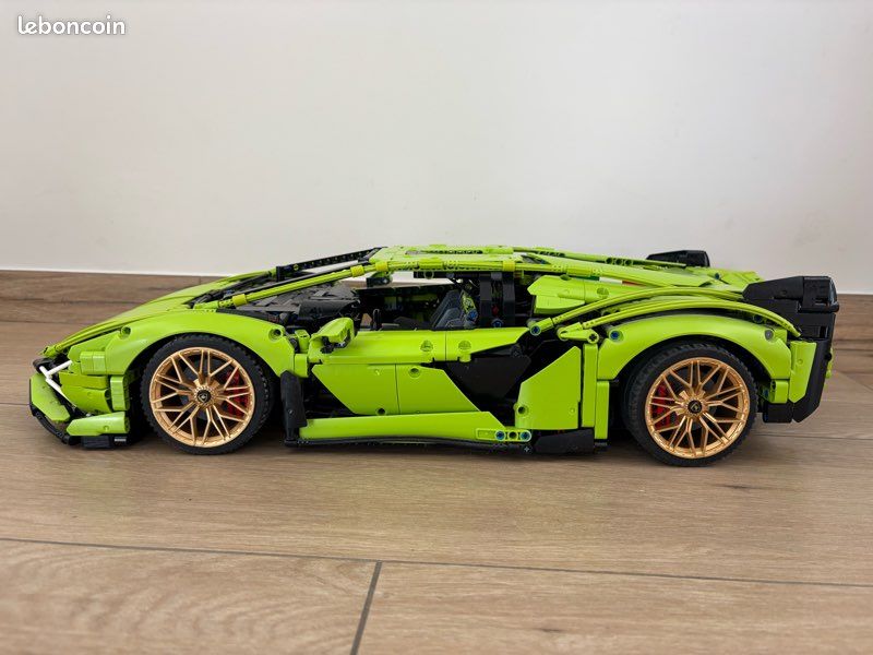 LEGO Technic Lamborghini Sián FKP 37 (image 5)