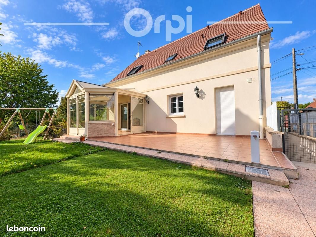 Maison 6 pièces 140 m² · à Lacroix-Saint-Ouen · 140 m² · 390 000 €