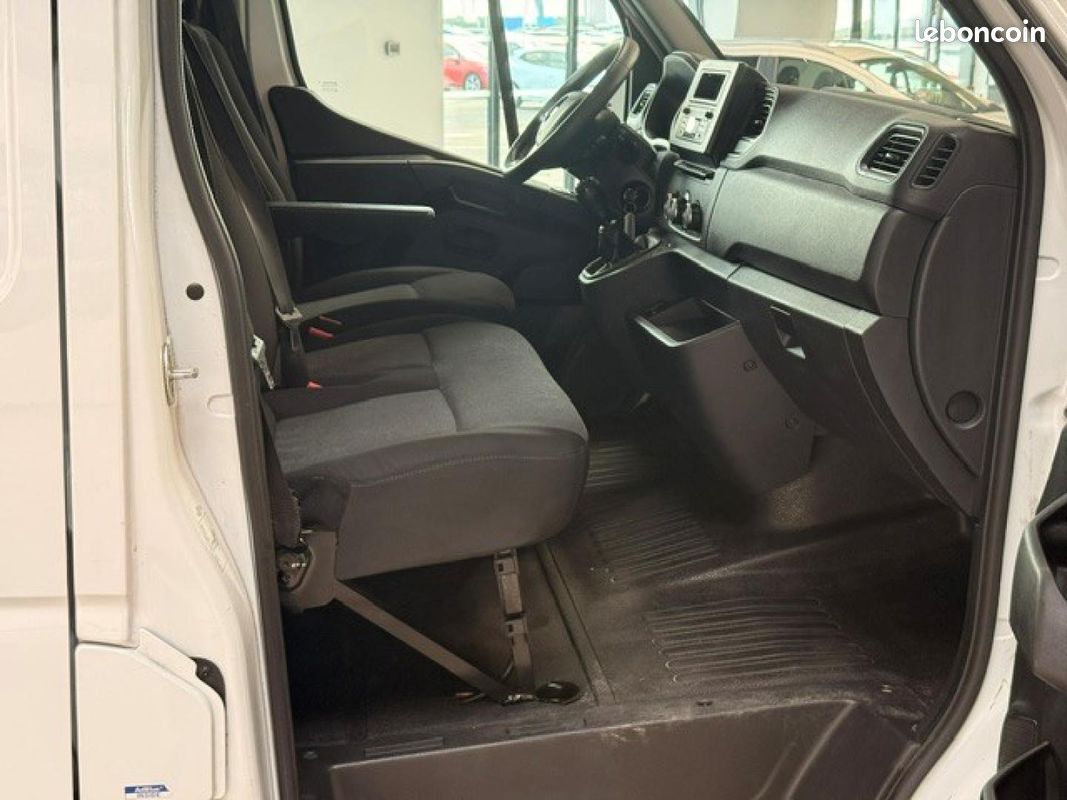 Renault Master Fg F3300 L1H2 2.3 Blue dCi 135ch Confort Euro6E 17900HT (image 12)