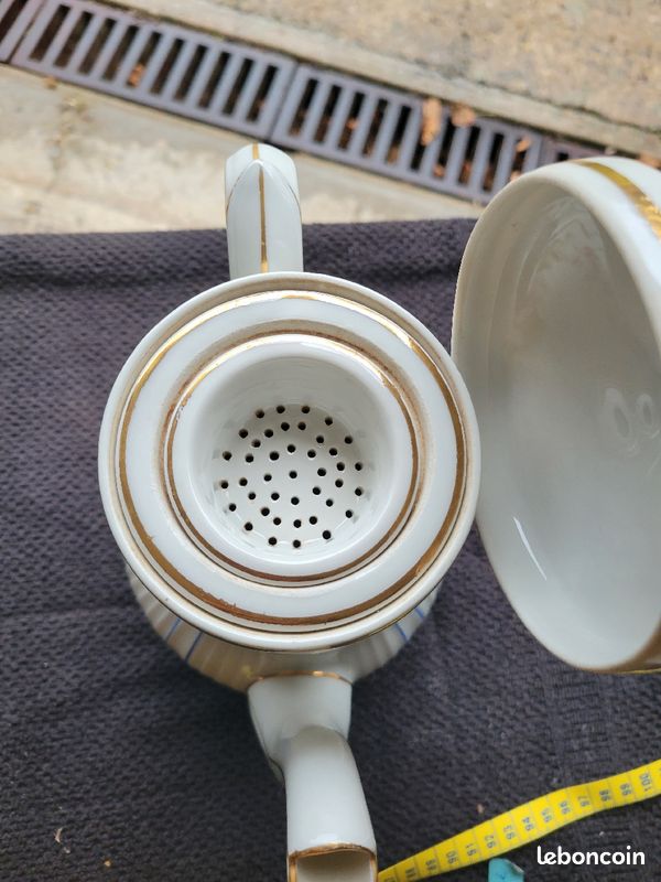 Cafetière ou théière porcelaine ancienne de Limoges (image 2)