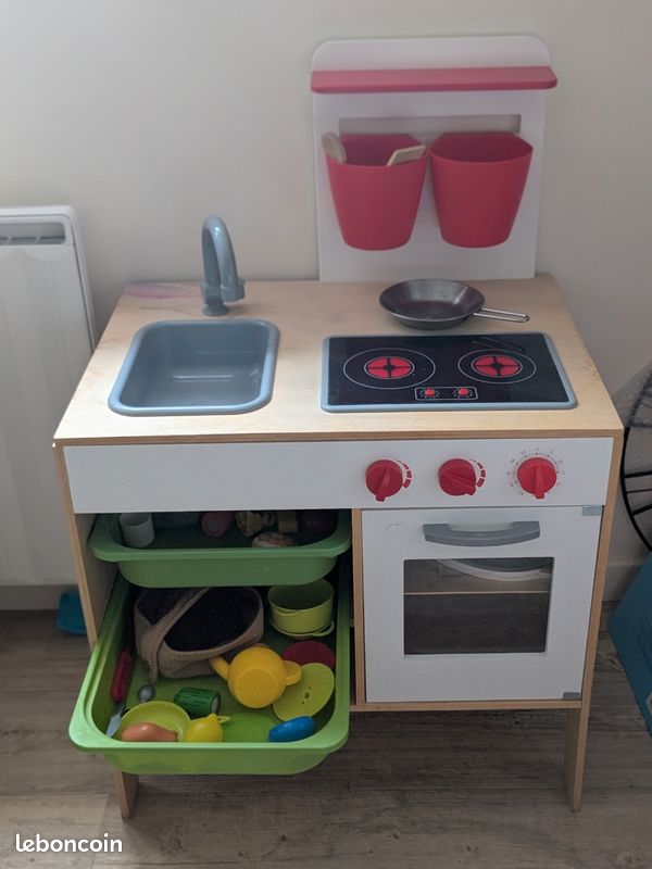 Cuisine pour enfant avec tous ses accessoires (image 2)