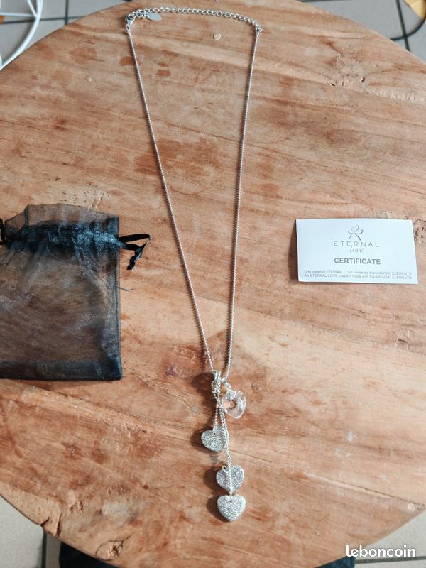 Collier pendentif coeur cristal Swarovski a consacré à facettes