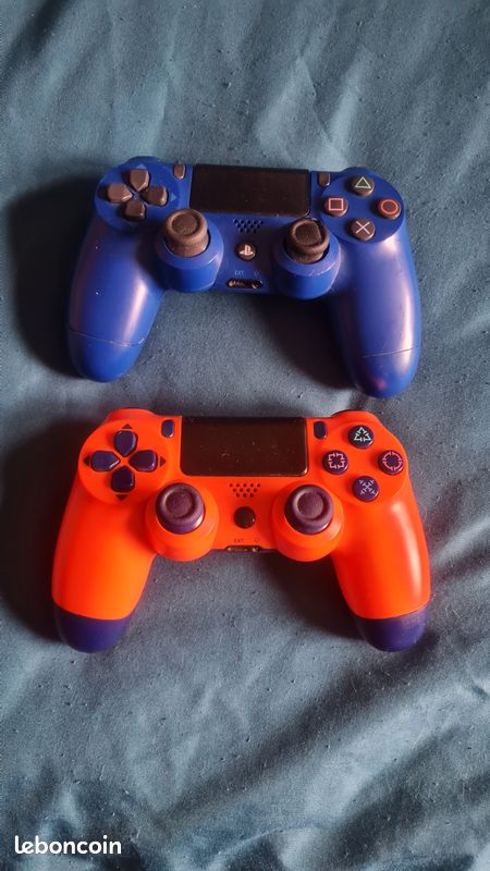 Manettes PS4 (image 1)