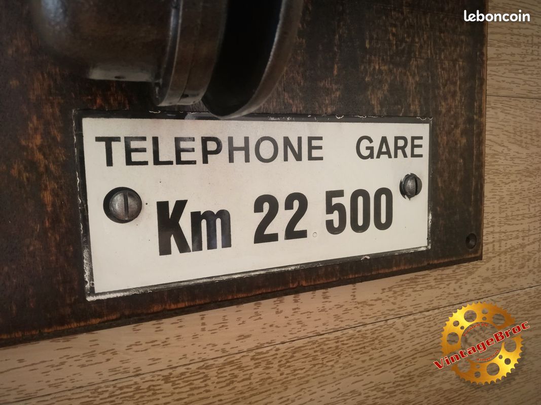 Ancien Téléphone de Gare SNCF converti en Boite à Clefs / Clés dans un Esprit Industriel... Design & Created by Fingercut Modèle Unique Disponible à La Vente 320 euros (Envoi Possible) (image 5)