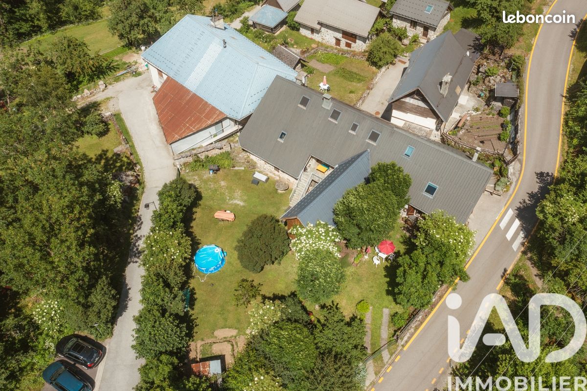Maison 8 pièces 224 m² · à Les Deux Alpes · 224 m² · 549 000 €