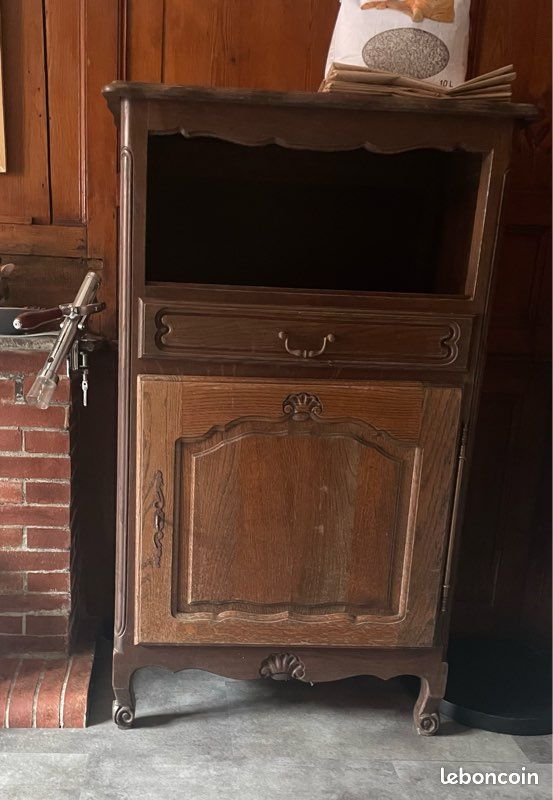 Meuble en bois (image 1)