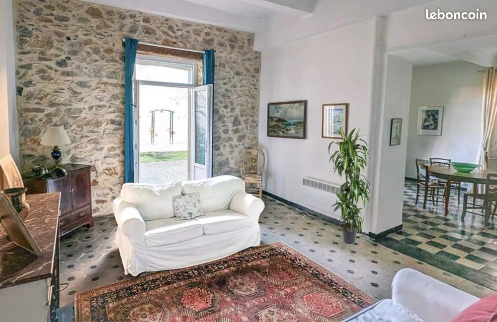 Maison 9 pièces 244 m² · à Cessenon-sur-Orb · 244 m² · 290 000 €