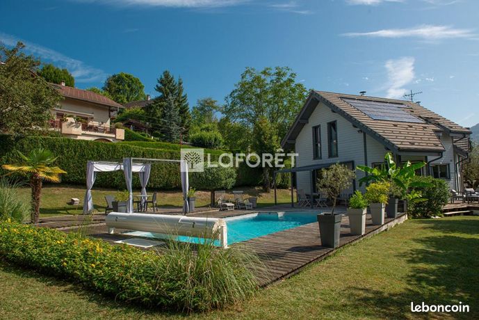 Villa 8 pièces 216 m²