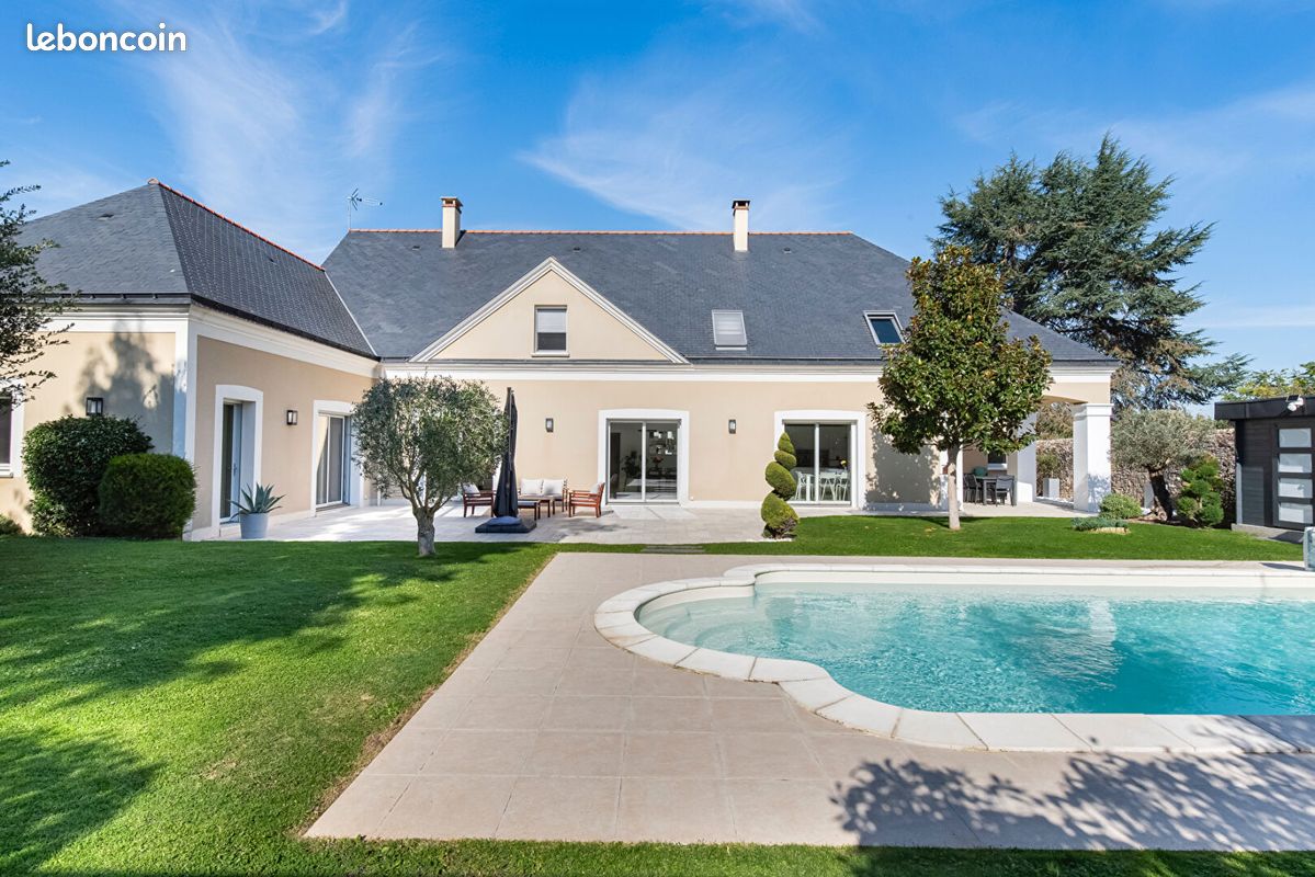 Maison 10 pièces 342 m² · à Rives-du-Loir-en-Anjou · 342 m² · 995 000 €