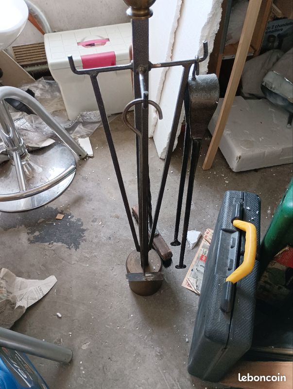 Ensemble d'outils a cheminée (image 1)