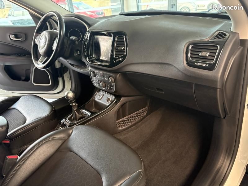 Jeep Compass 1.6 MultiJet II 120ch Brooklyn Edition 4x2 Euro6d-T 126g (image 22)
