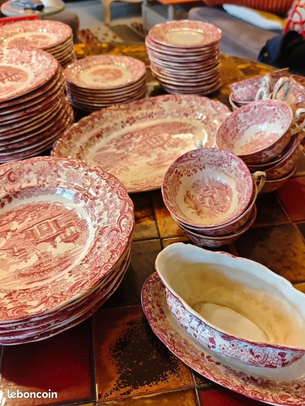 Set de 6 assiettes L'Angélus à dessert en faïence. De Ardy, faïencerie nouvelle de Givors. Lot