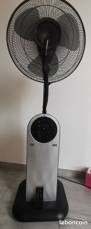 Ventilateur brumisateur de table 10w 3 vitesses noir - Livoo - DOM513N
