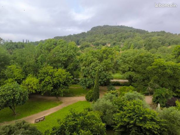 Appartement neuf duplex vue colline et jardin