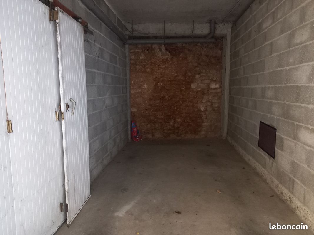 Parking 10 m² · à Poitiers · 10 m² · 75 €