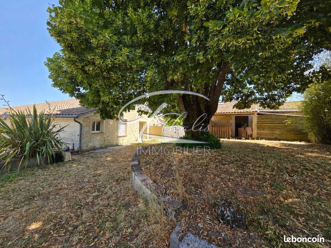 Maison 8 pièces 259 m² · à Galgon · 259 m² · 388 500 €