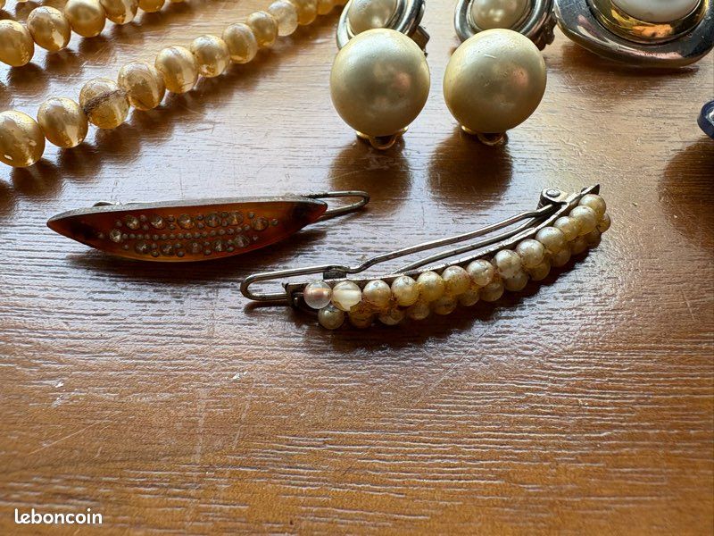 Lot De 16 Paires De Boucles D'oreilles Anciennes Vintage - Collection Bijoux Rétro