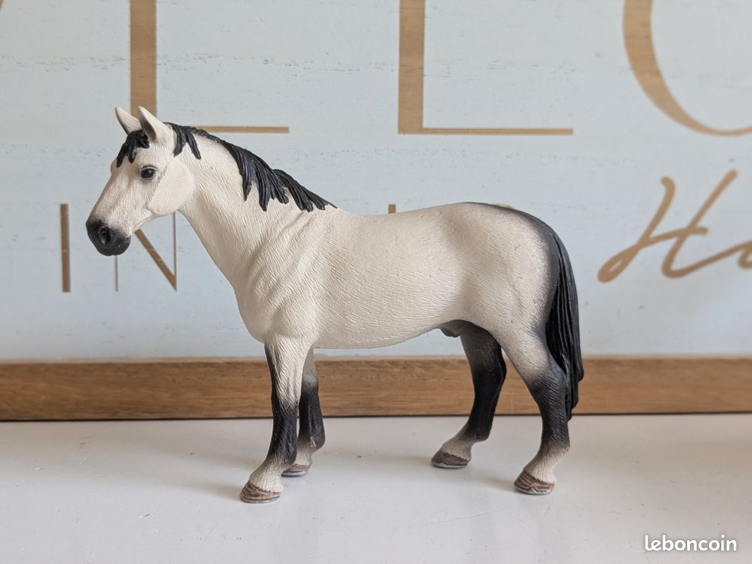 Étalon Hanovre Schleich 2008 (image 1)